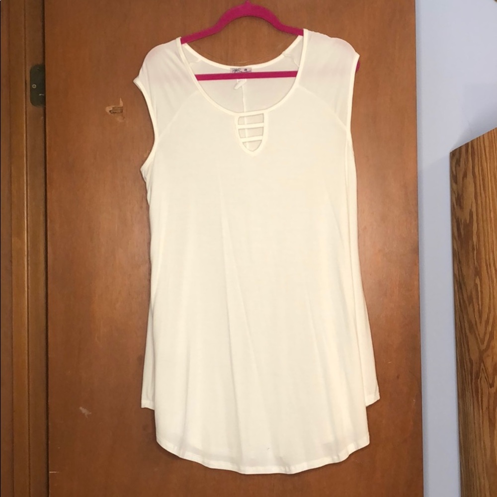 White shirt sleeve tunic